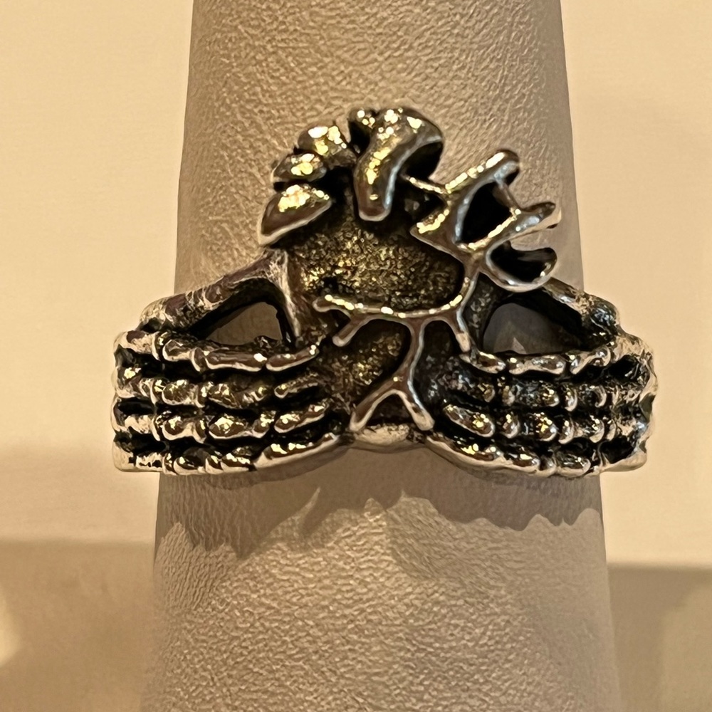 Silver Tone Skeleton Hands/Heart Ring, 8